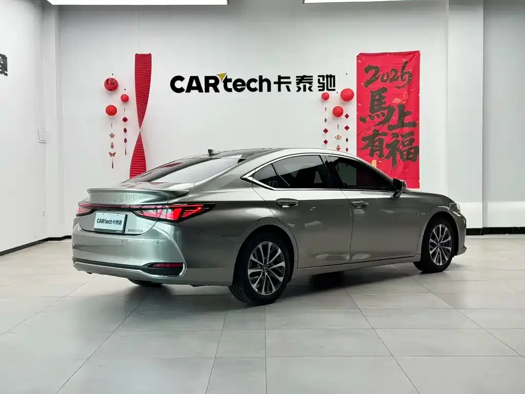 Lexus ES 2025 из CN, фото 2
