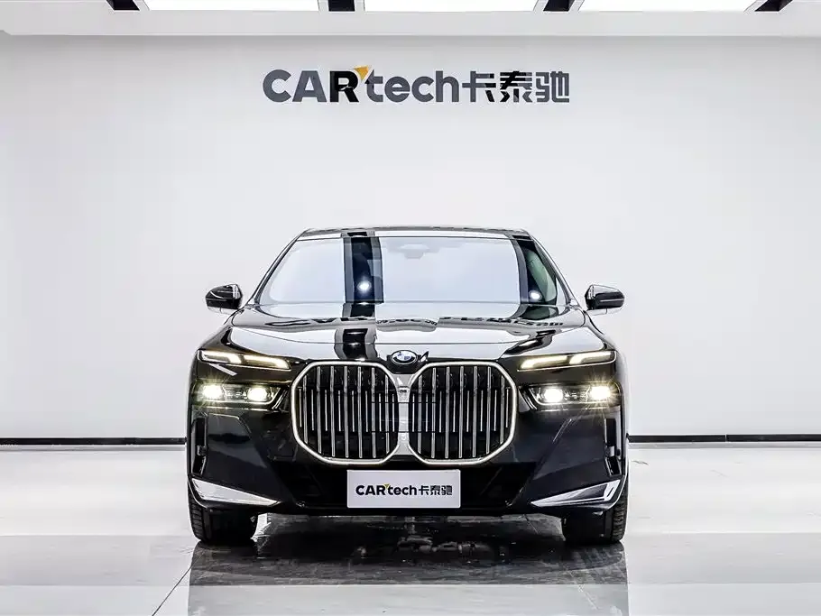 BMW 7 Series 2024 из CN, фото 1