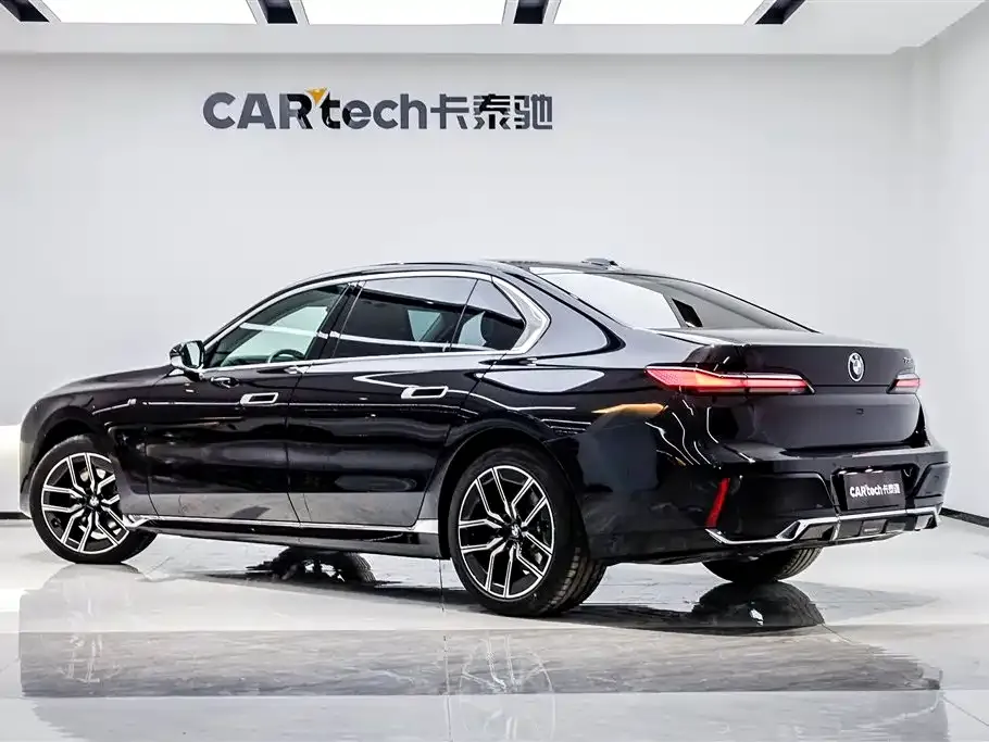 BMW 7 Series 2024 из CN, фото 7
