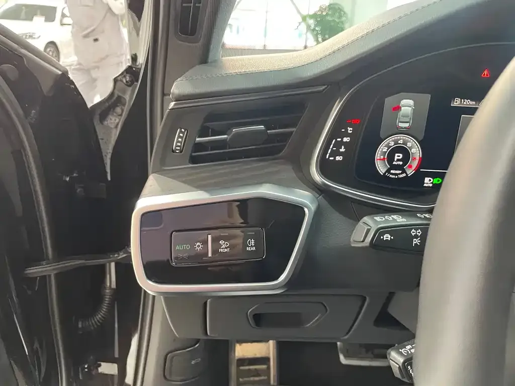 Audi A6L 2025 из CN, фото 2