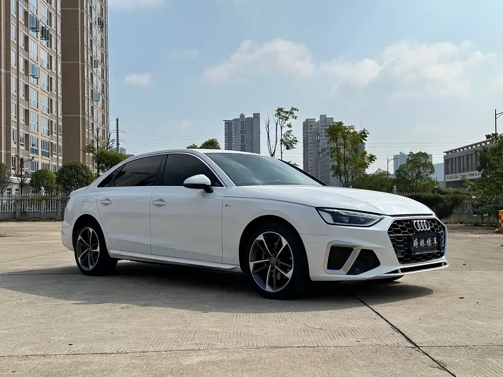 Audi A4L 2022 из CN, фото 3
