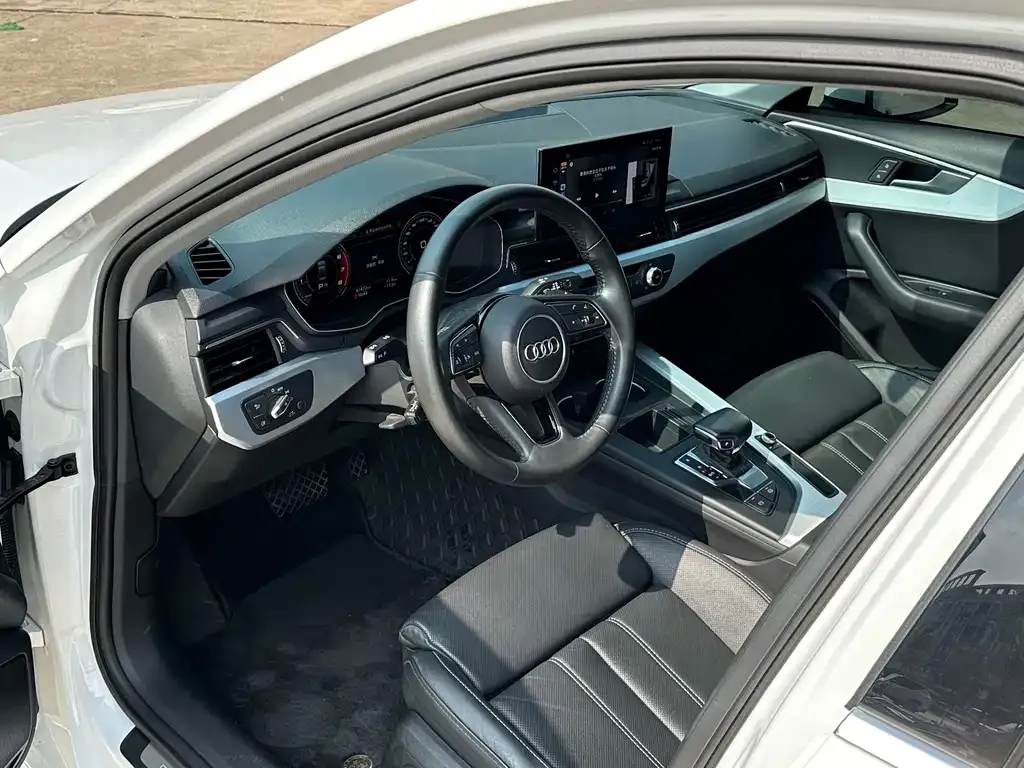 Audi A4L 2022 из CN, фото 9