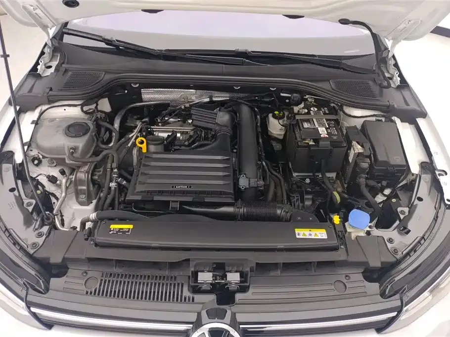 Volkswagen Golf 2023 из CN, фото 10