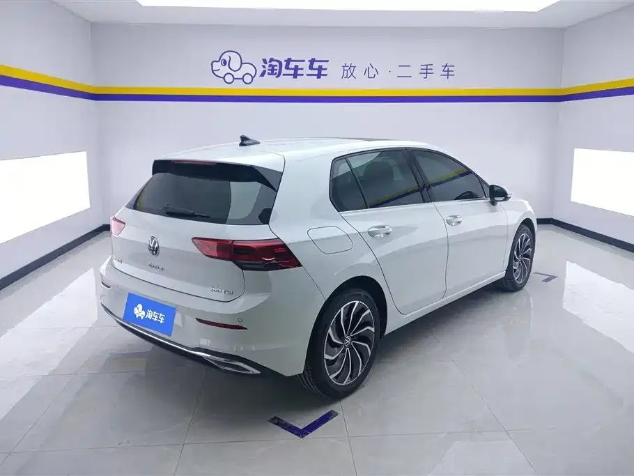 Volkswagen Golf 2023 из CN, фото 3