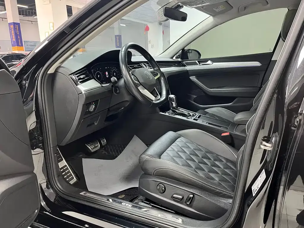 Volkswagen Magotan GTE PHEV 2023 из CN, фото 8