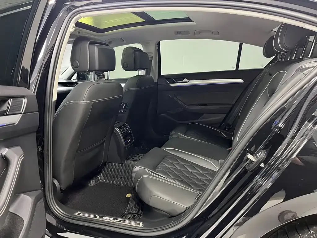 Volkswagen Magotan GTE PHEV 2023 из CN, фото 5