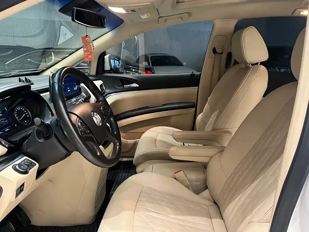 Buick GL8 2023 из CN, фото 3