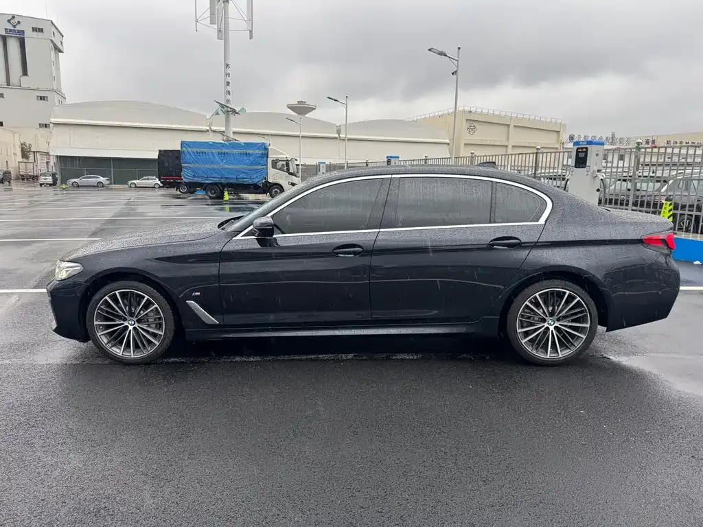 BMW 5 Series 2022 из CN, фото 6