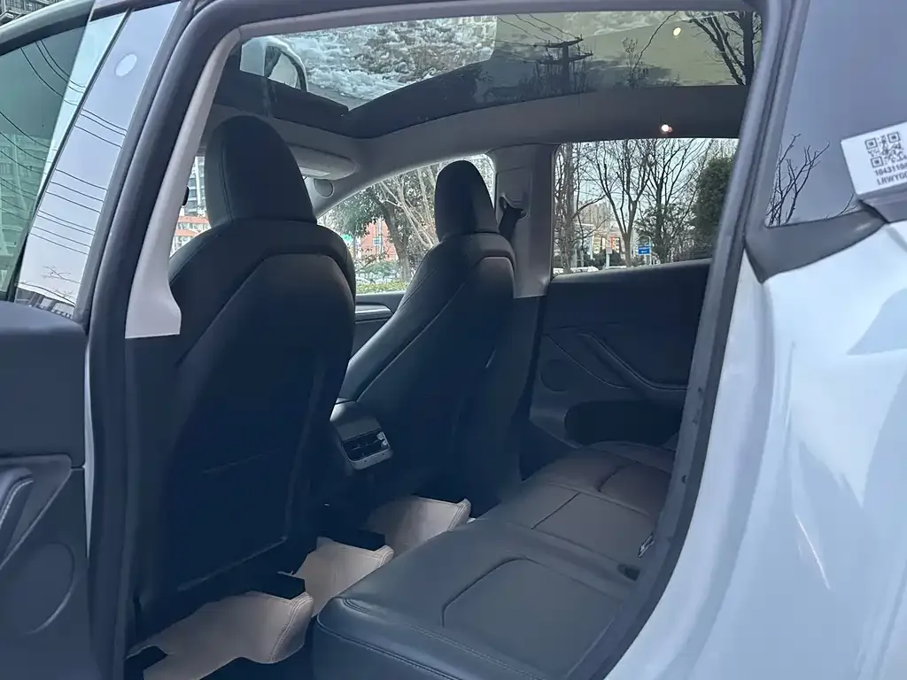 Tesla Model Y 2024 из CN, фото 2