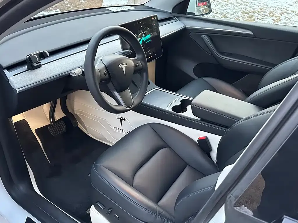 Tesla Model Y 2024 из CN, фото 3