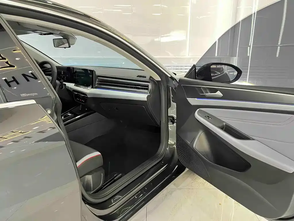 Volkswagen Lamando 2023 из CN, фото 8
