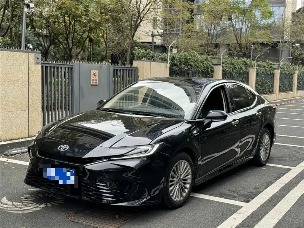 Toyota Camry 2024 из CN, фото 1