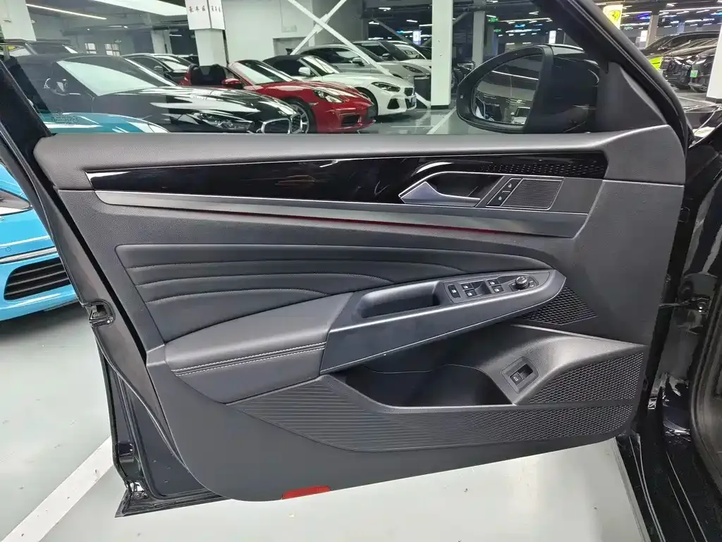 Volkswagen Passat 2022 из CN, фото 3