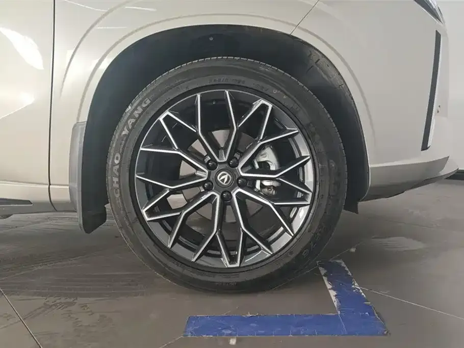 Changan UNI-Z New Energy 2024 из CN, фото 2