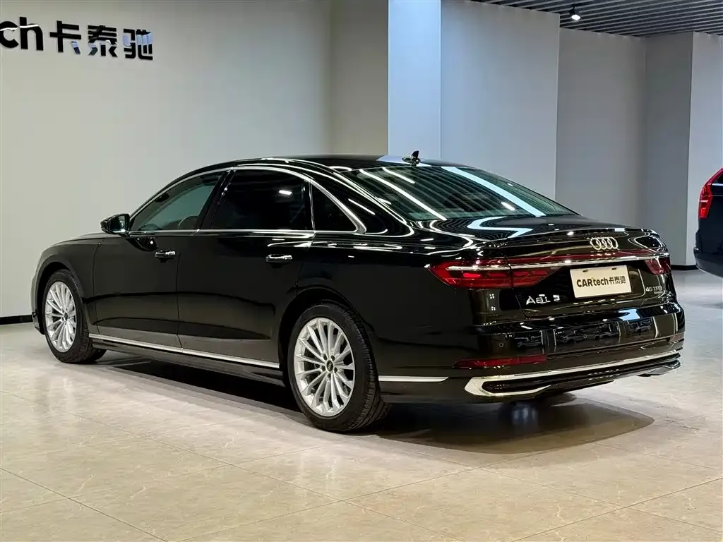 Audi A8 2023 из CN, фото 2