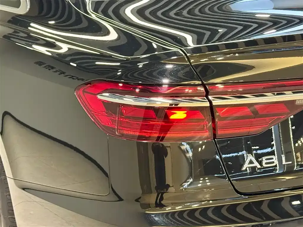 Audi A8 2023 из CN, фото 5