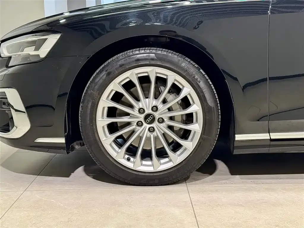 Audi A8 2023 из CN, фото 10