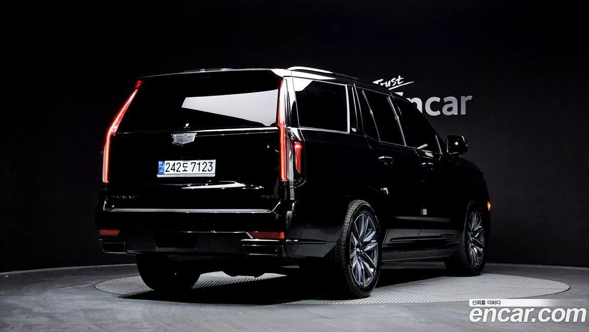Cadillac Escalade 2024 из KR, фото 2