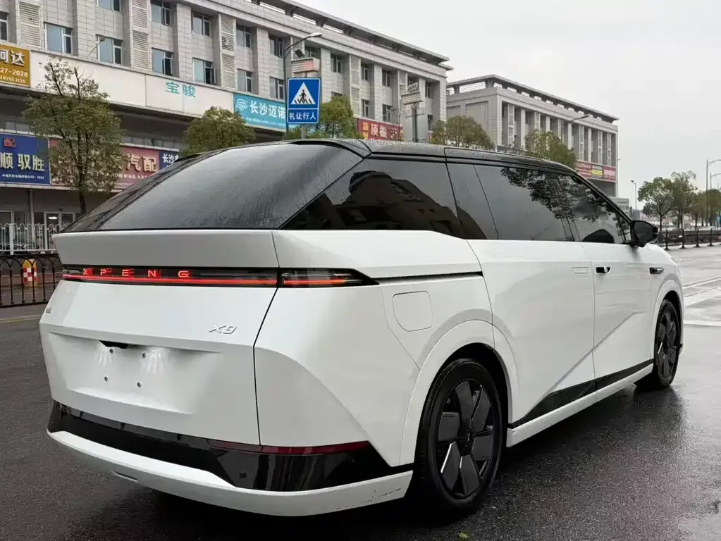 XPeng X9 2024 из CN, фото 4