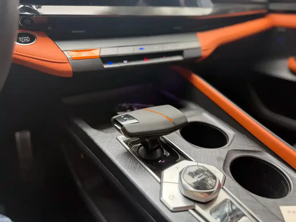 Changan UNI-V 2024 из CN, фото 6