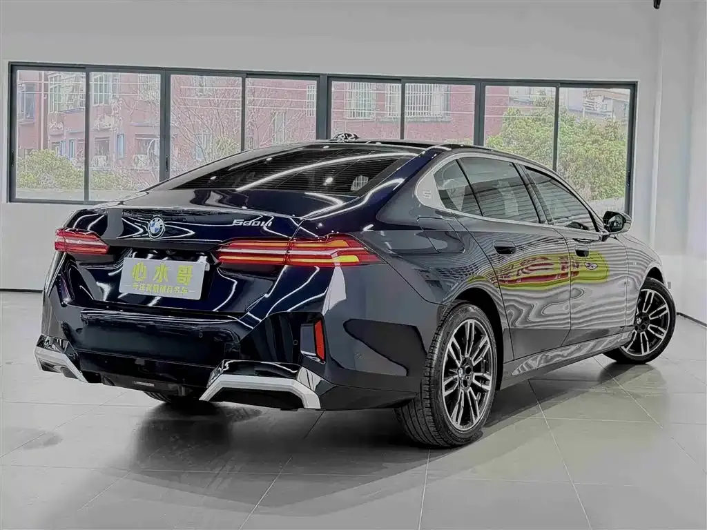 BMW 5 Series 2024 из CN, фото 3