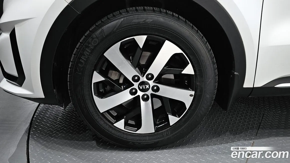 Kia Sorento — фото 8