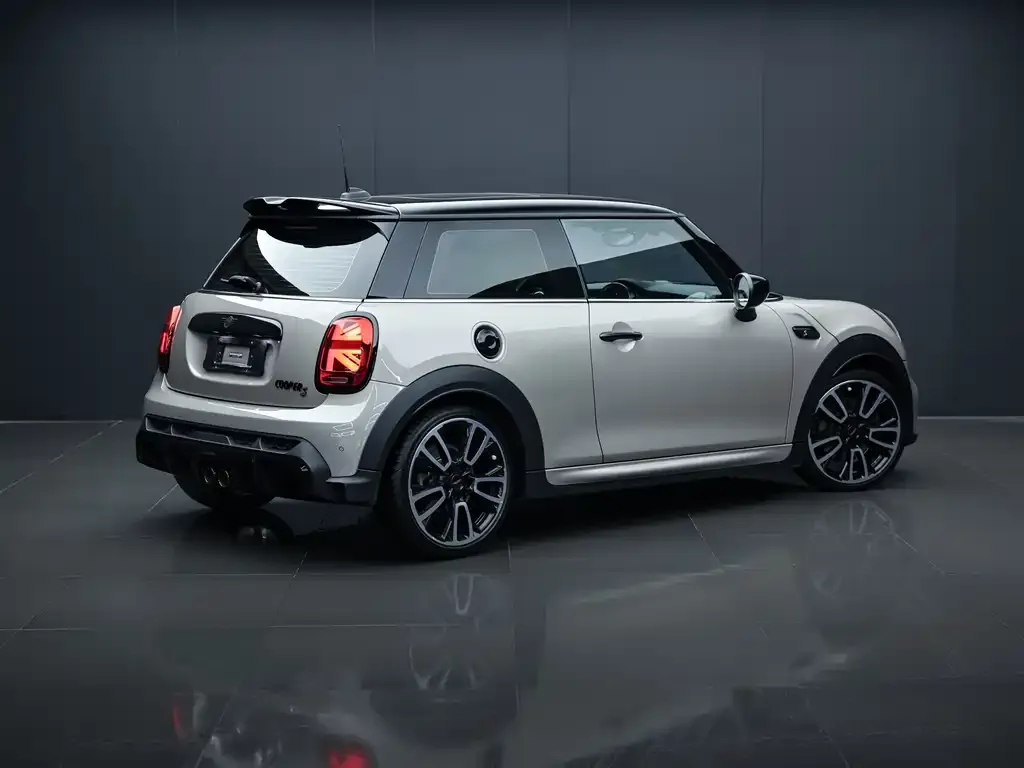 MINI Cooper (3-door) 2024 из CN, фото 9