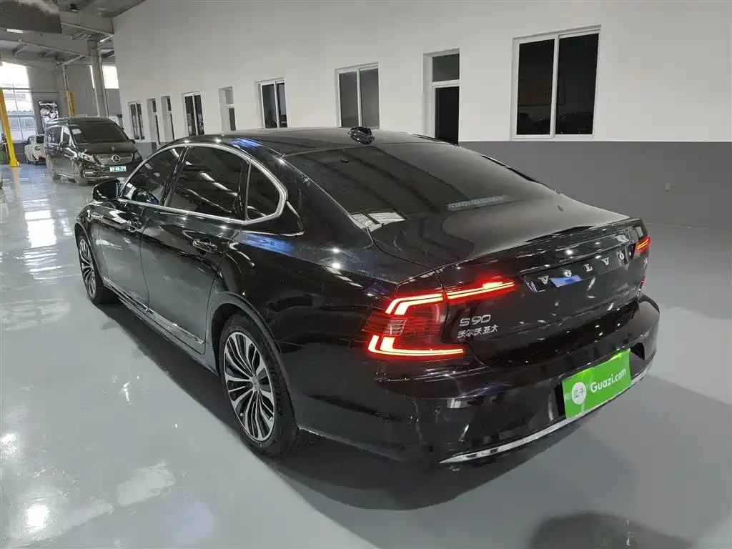 Volvo S90 2023 из CN, фото 5