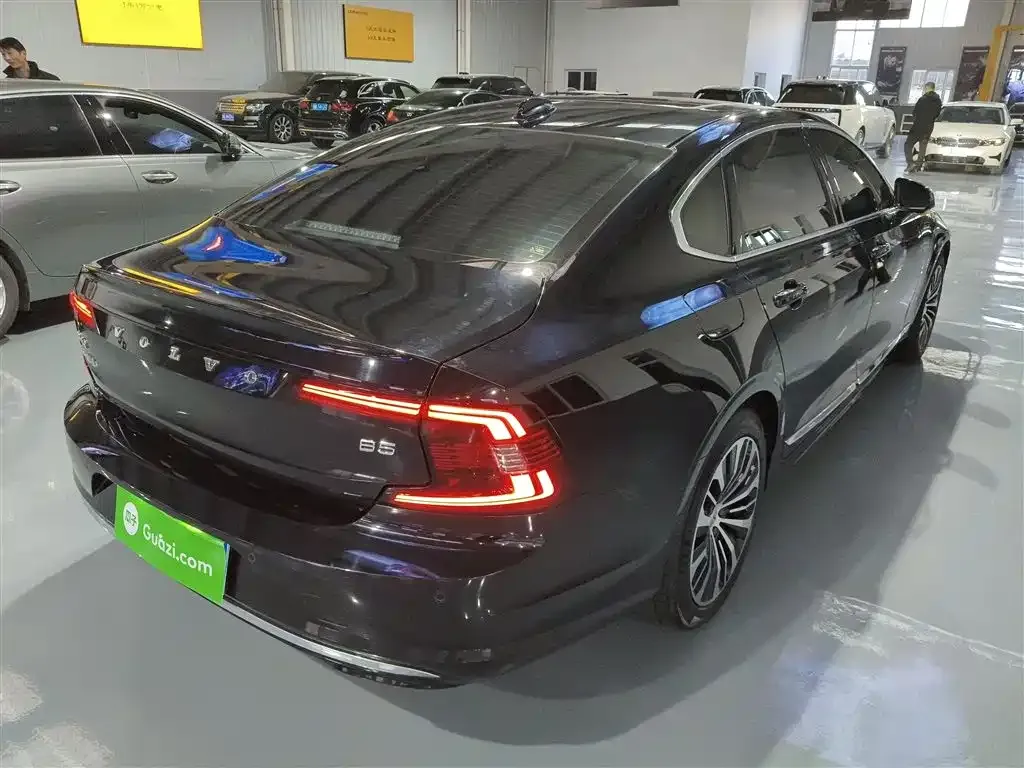 Volvo S90 2023 из CN, фото 2