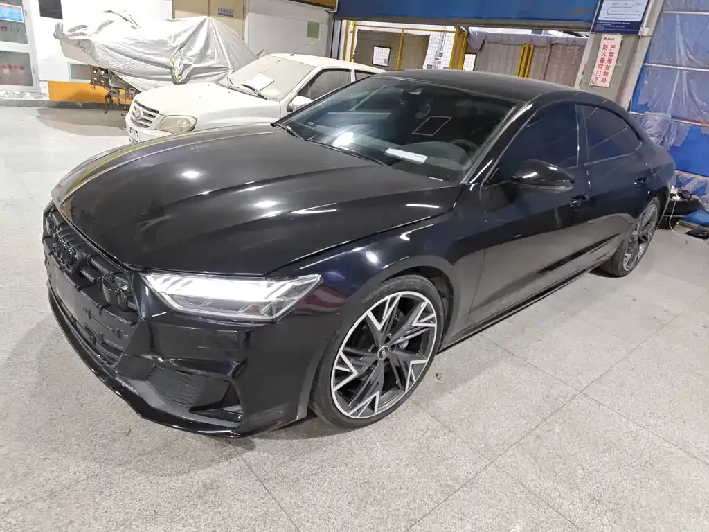 Audi A7L 2023 из CN, фото 1
