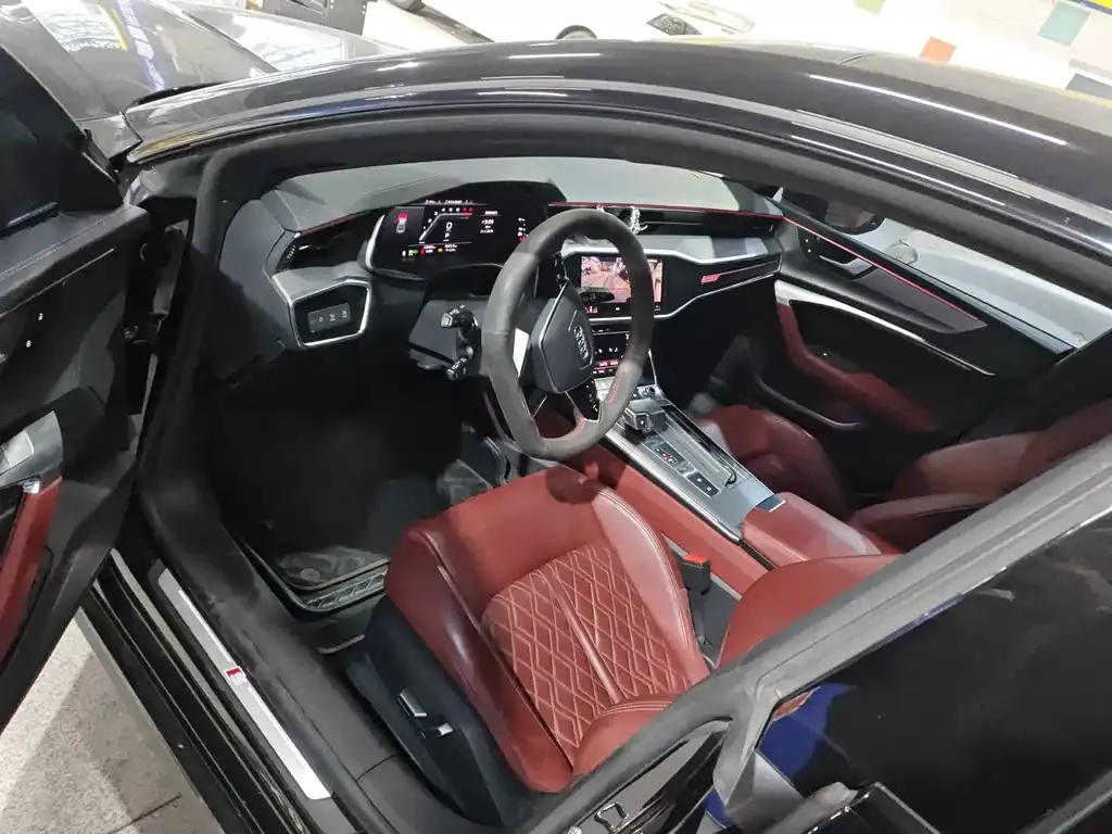 Audi A7L 2023 из CN, фото 2