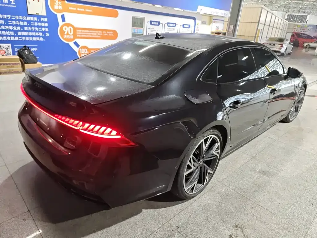 Audi A7L 2023 из CN, фото 5