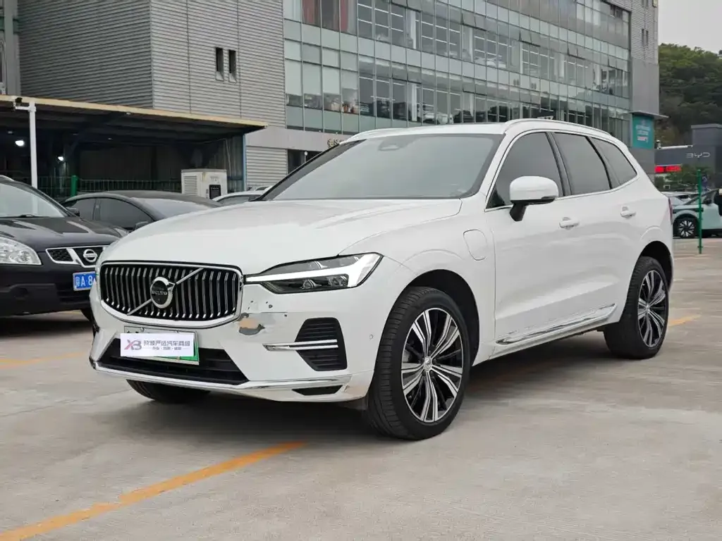Volvo XC60 PHEV 2022 из CN, фото 1