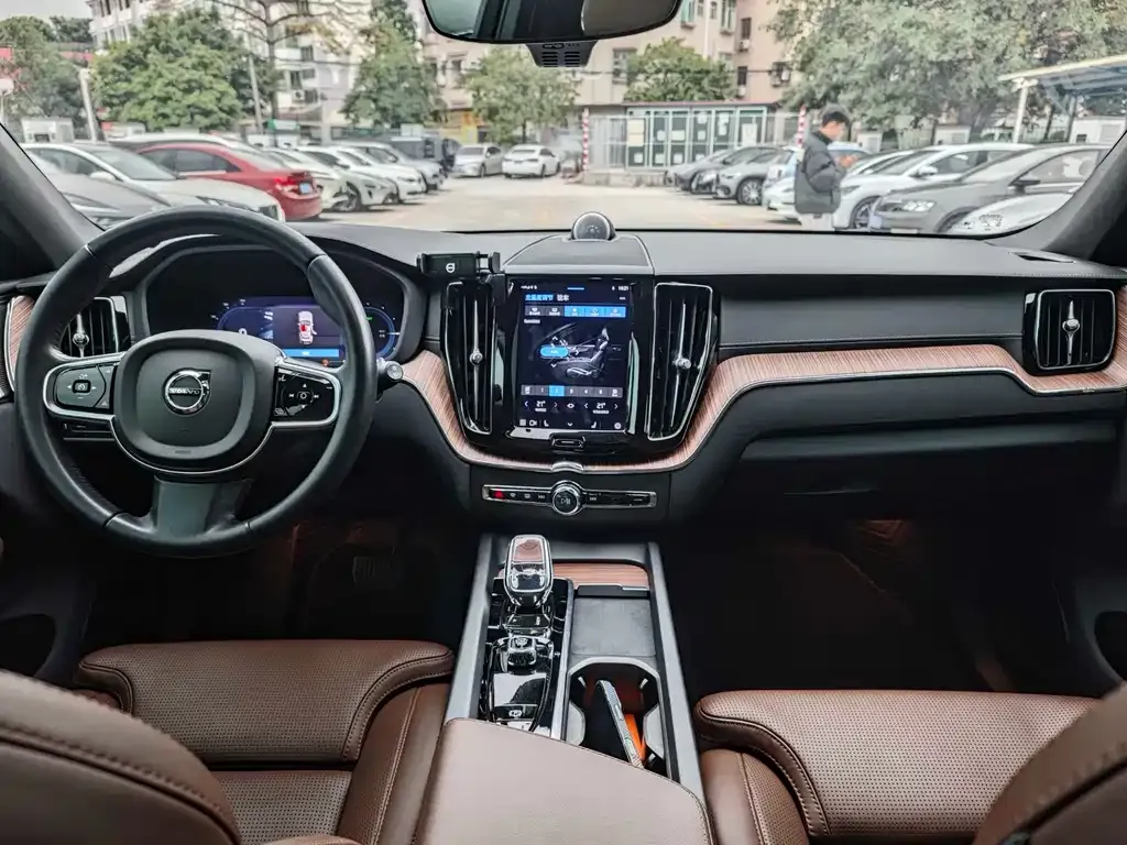 Volvo XC60 PHEV 2022 из CN, фото 6