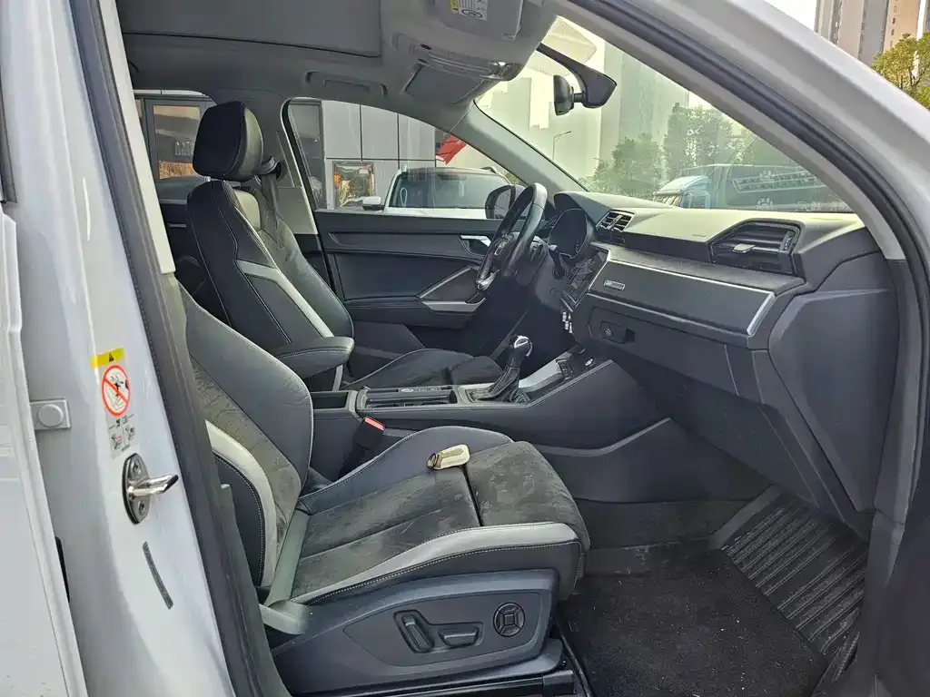 Audi Q3 2021 из CN, фото 8