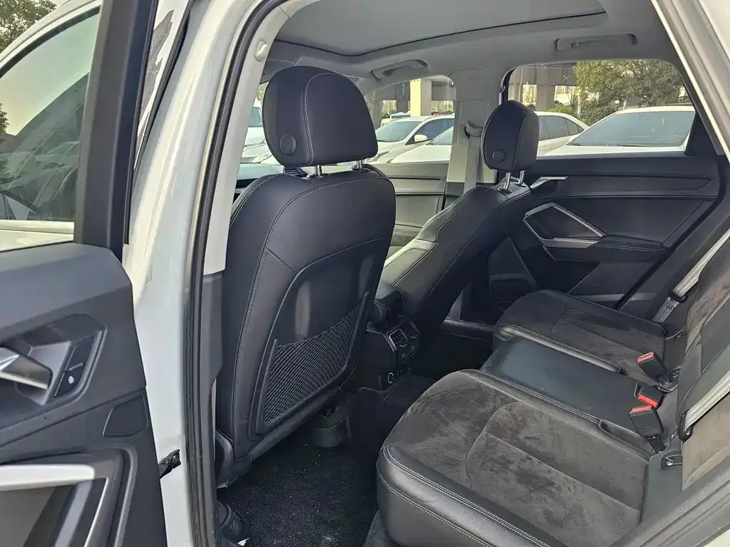 Audi Q3 2021 из CN, фото 7