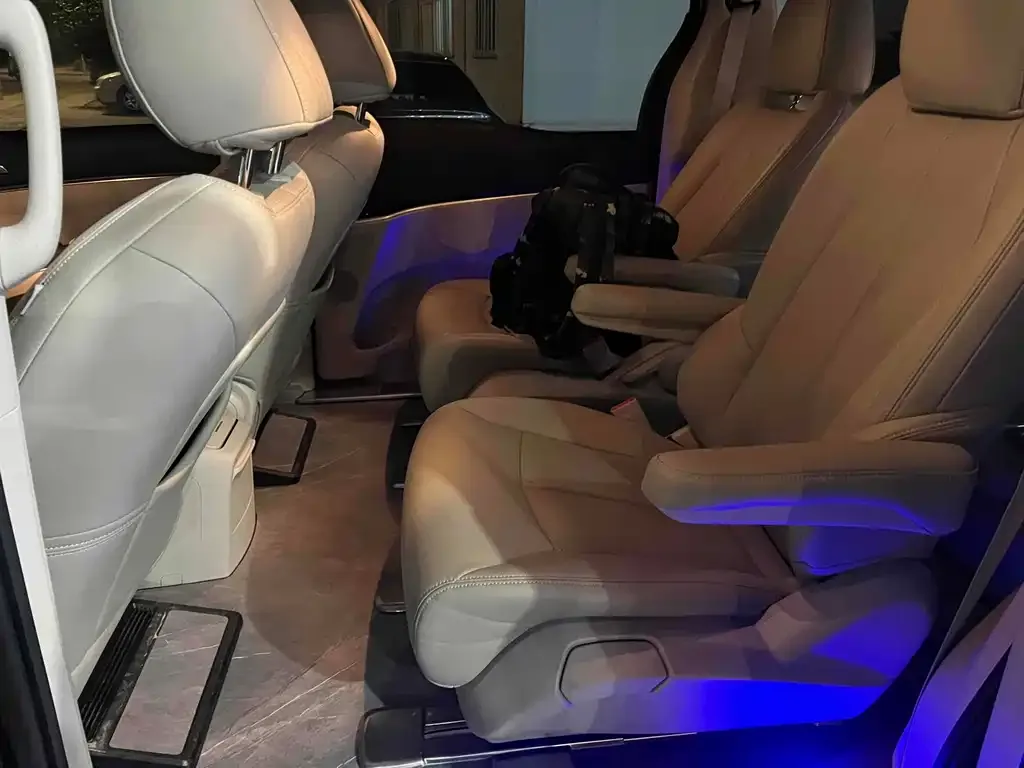 Buick GL8 2025 из CN, фото 9