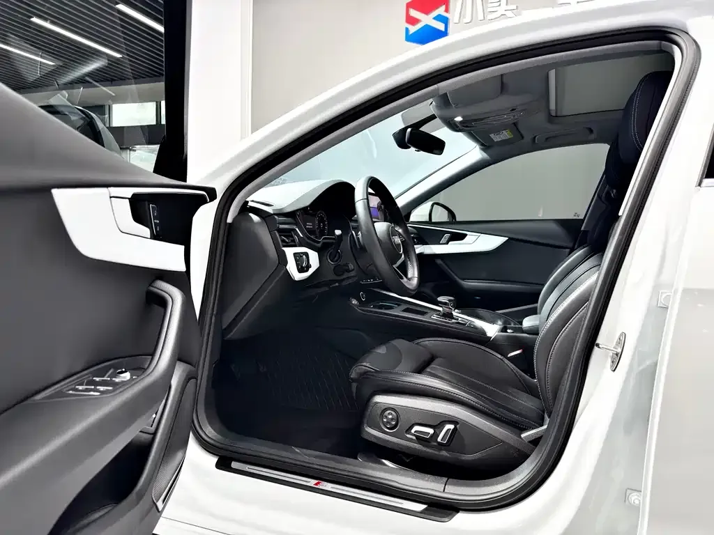 Audi A4L 2024 из CN, фото 10
