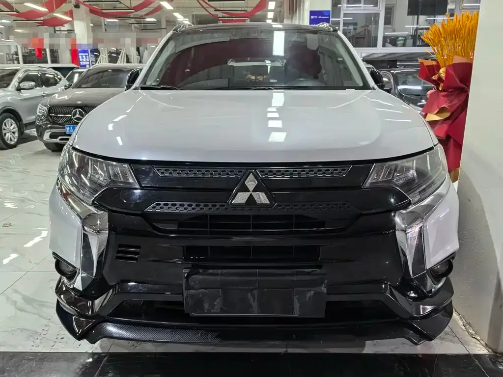 Mitsubishi Outlander 2023 из CN, фото 6