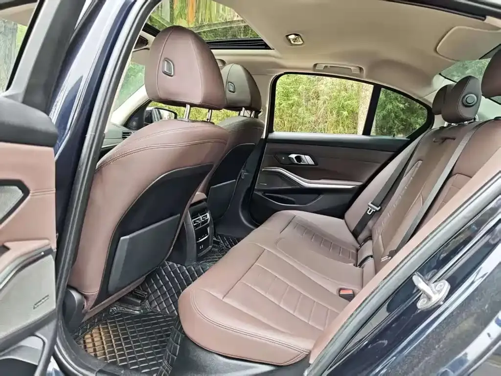 BMW 3 Series 2021 из CN, фото 3
