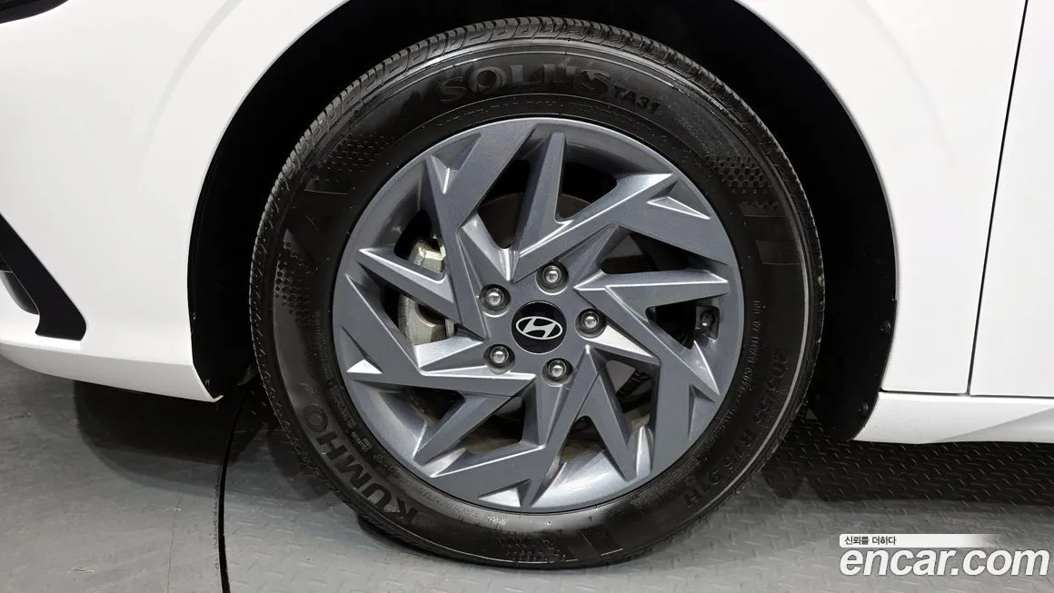Hyundai AVANTE — фото 3