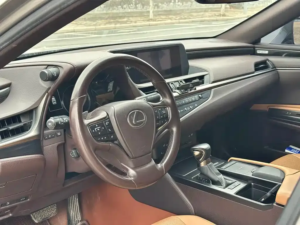 Lexus ES 2021 из CN, фото 2