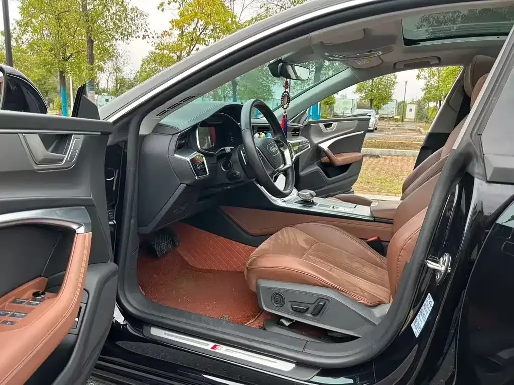 Audi A7L 2024 из CN, фото 3