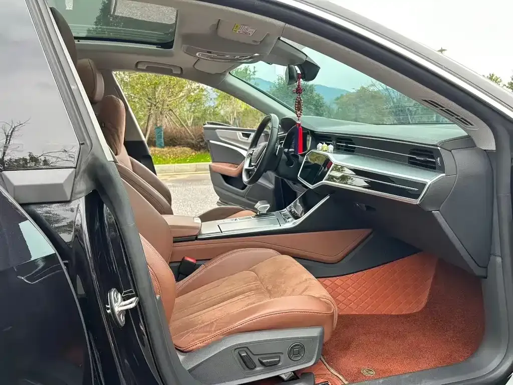 Audi A7L 2024 из CN, фото 4