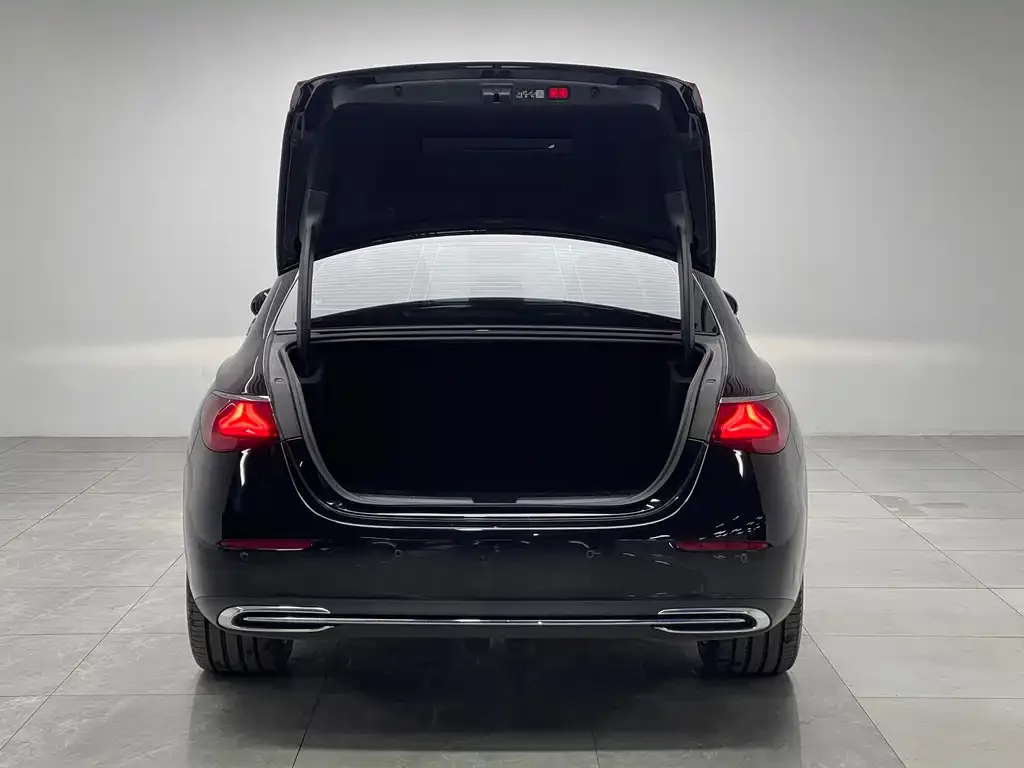 Mercedes-Benz E-Class 2025 из CN, фото 3