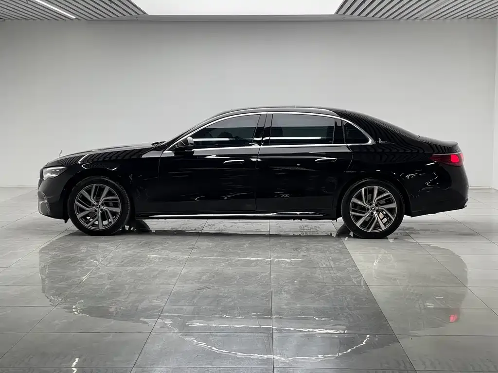 Mercedes-Benz E-Class 2025 из CN, фото 2