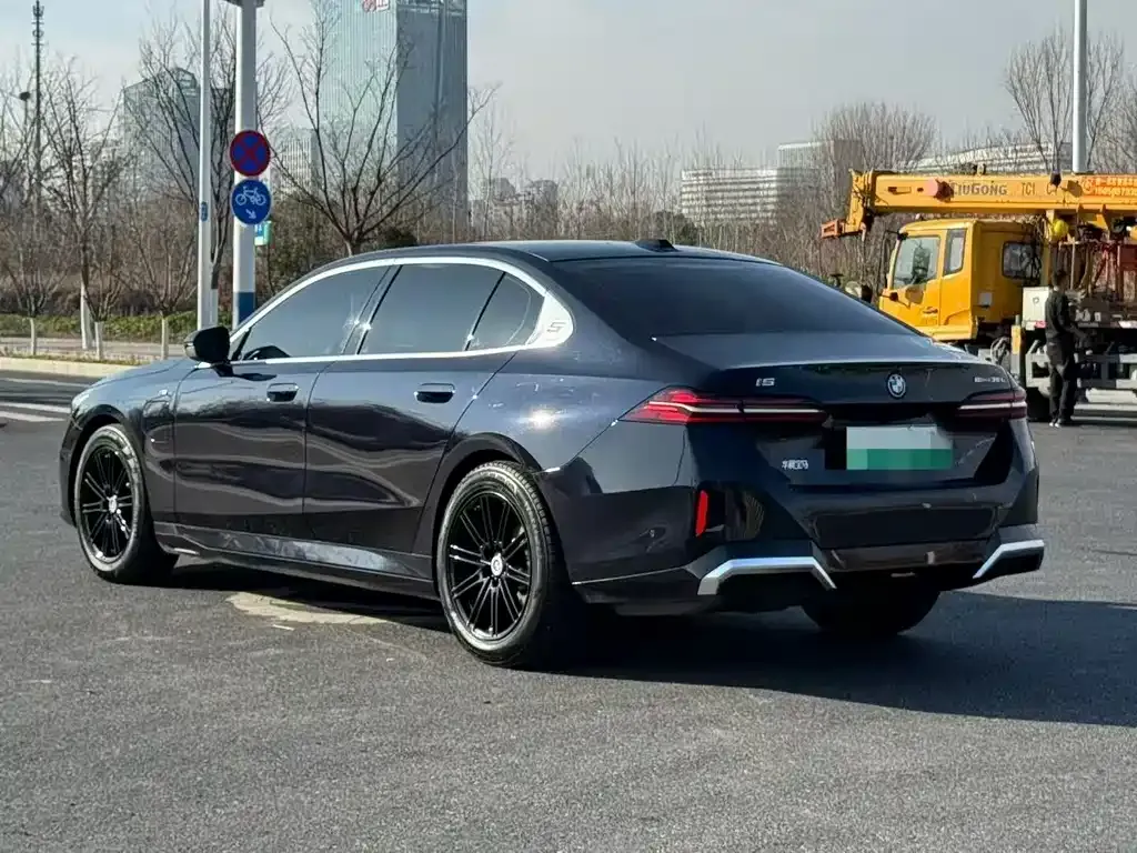 BMW i5 2024 из CN, фото 2