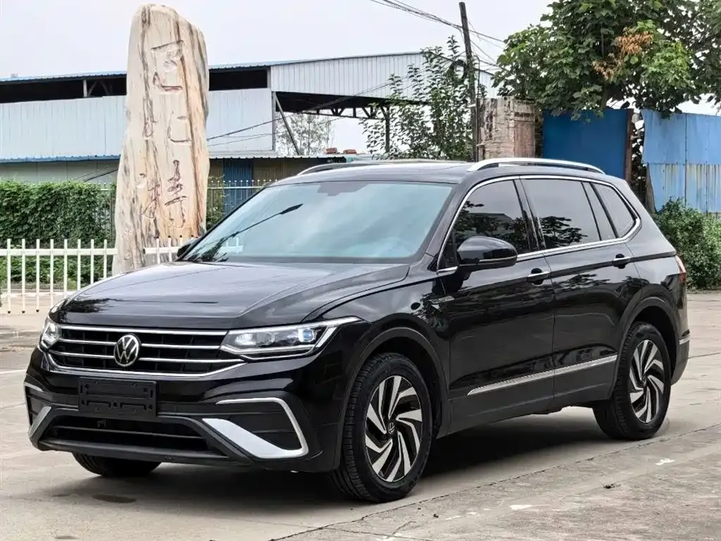Volkswagen Tiguan L — фото 8