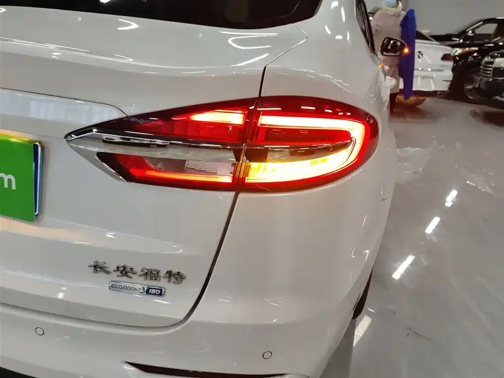 Ford Mondeo 2022 из CN, фото 4