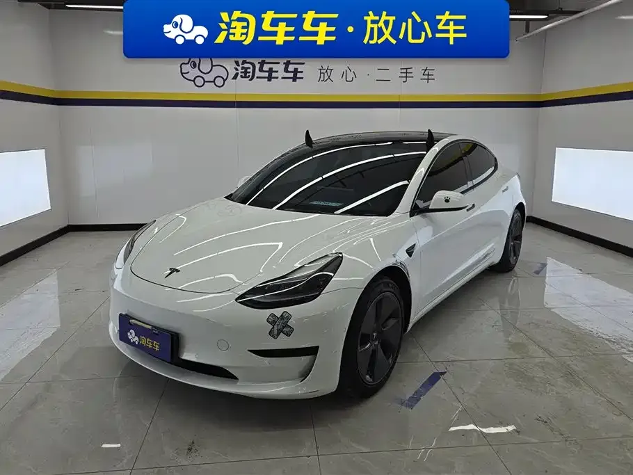 Tesla Model 3 — фото 1
